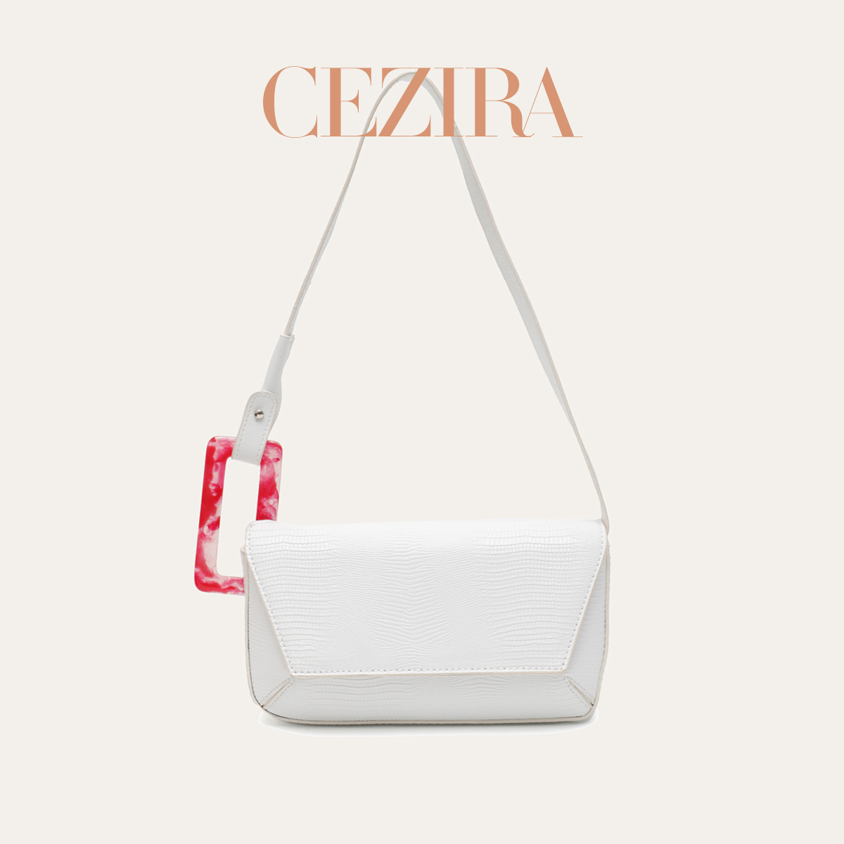 Luxury Bags That Are Vegan - حقيبة كتف مربعة الشكل من الجلد