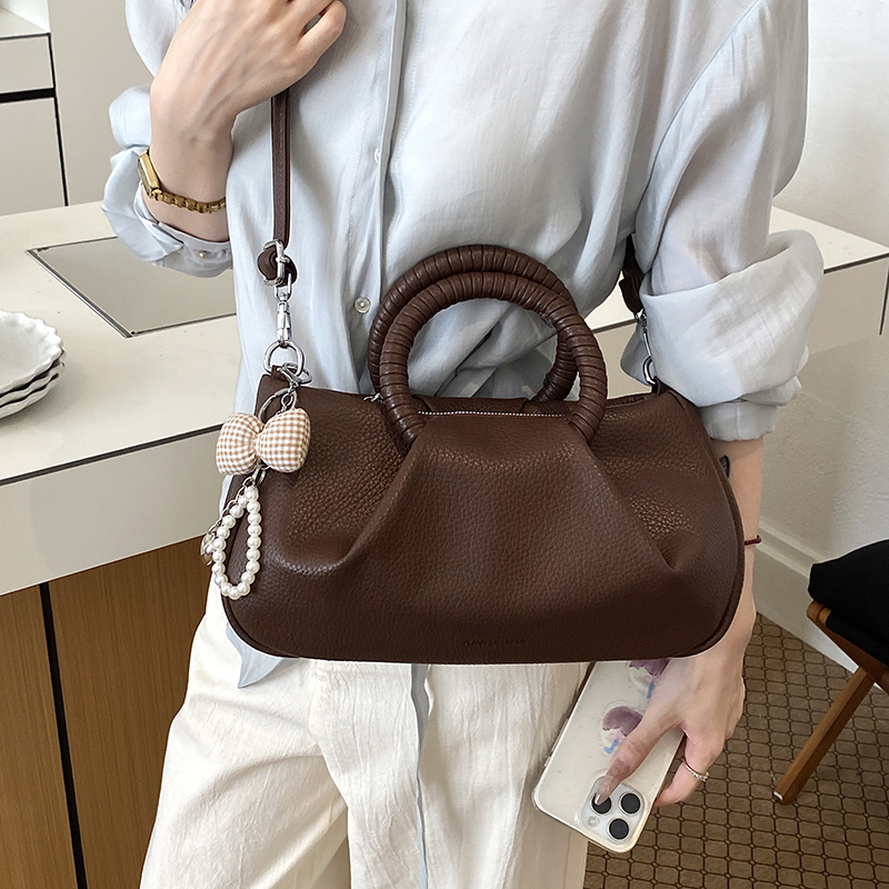حقائب بتصميم مطوي ومقبض دائري  - مراجعة Luxury Bags On Sale وسعره