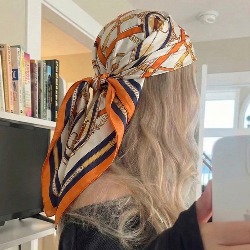 وشاح حريري مربع نحيف بتصميم فا - مراجعة Luxury Bags In China وسعره