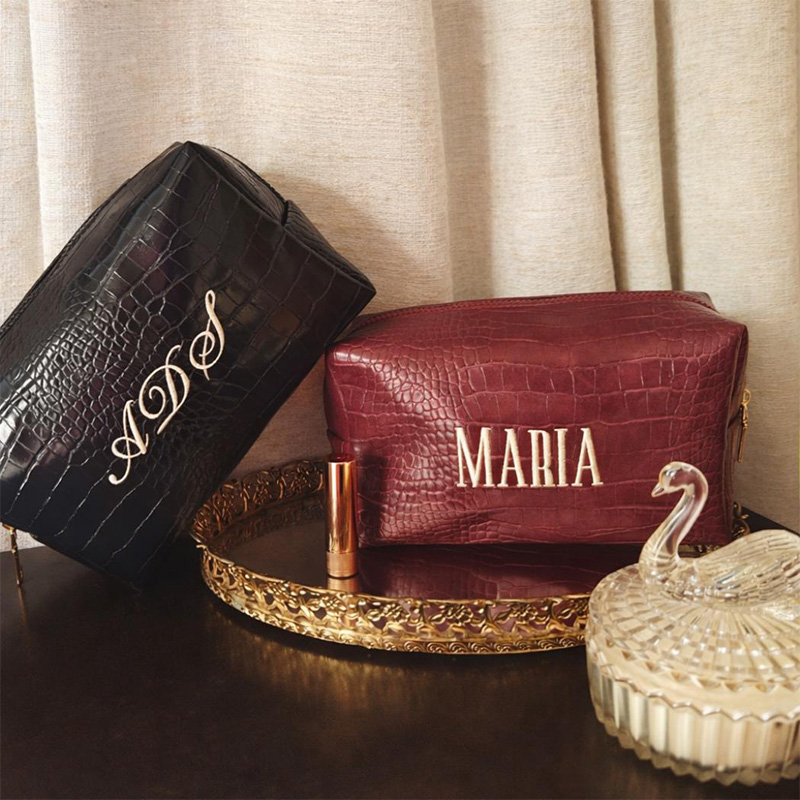 حقيبة مكياج مطرزة بتصميم جلد ا - مراجعة Luxury Bags That Are Vegan وسعره
